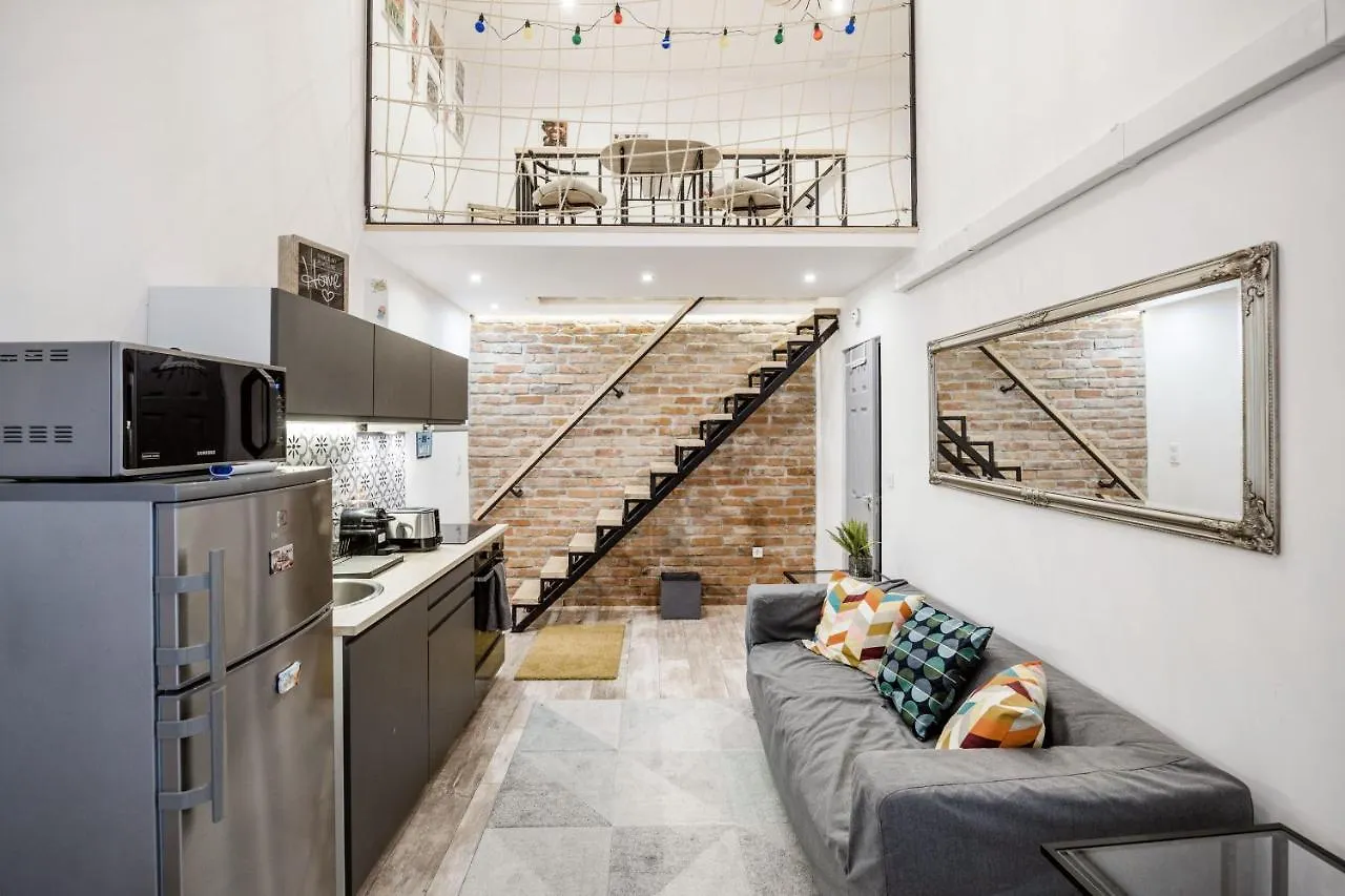 Lovely Apartment With Mezzanine Near The Danube Budapest