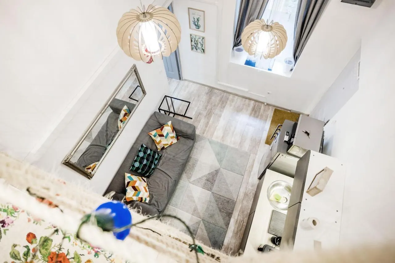 Lovely Apartment With Mezzanine Near The Danube Budapest Hungría
