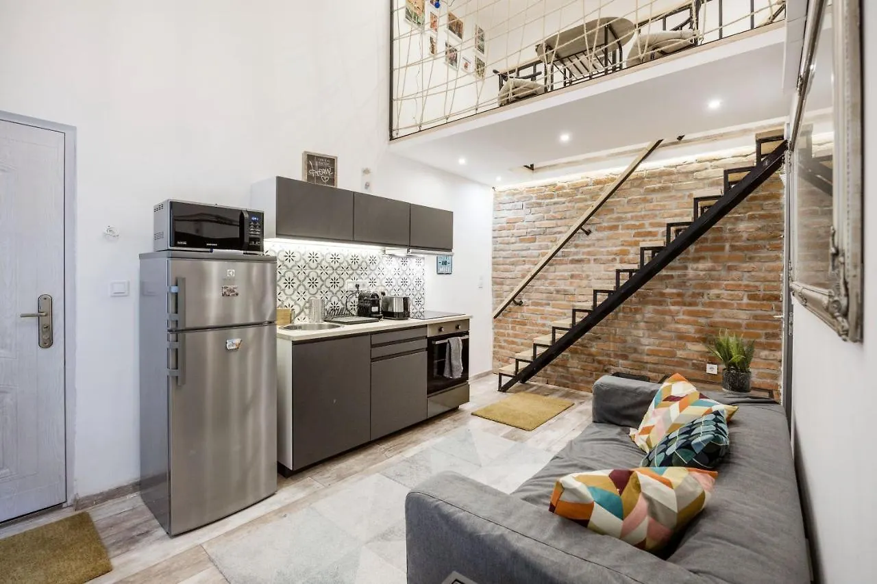 Lovely Apartment With Mezzanine Near The Danube Budapest